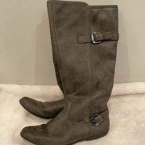 Gray boots size 7